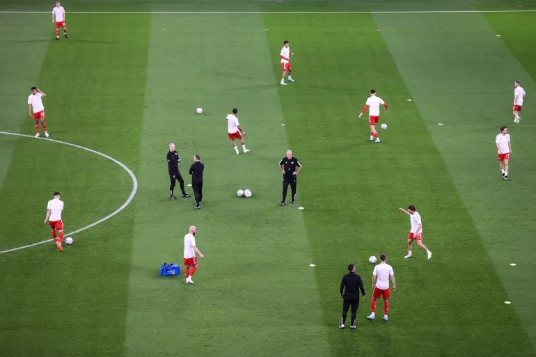 里夫斯14分7助攻＆艾顿10分，湖人半场轰出67分