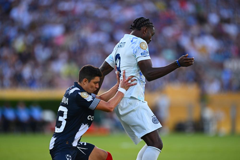 奥运冠军、世界冠军助力羽毛球公益活动